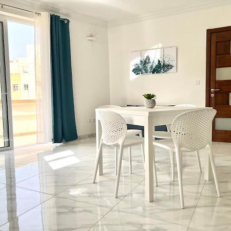 Condo With Patio Overlooking Piazza Gzira Экстерьер фото