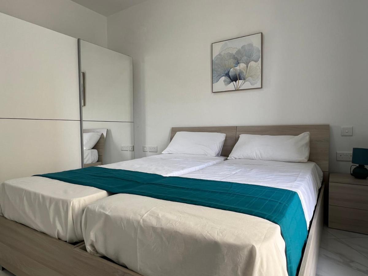 Condo With Patio Overlooking Piazza Gzira Экстерьер фото