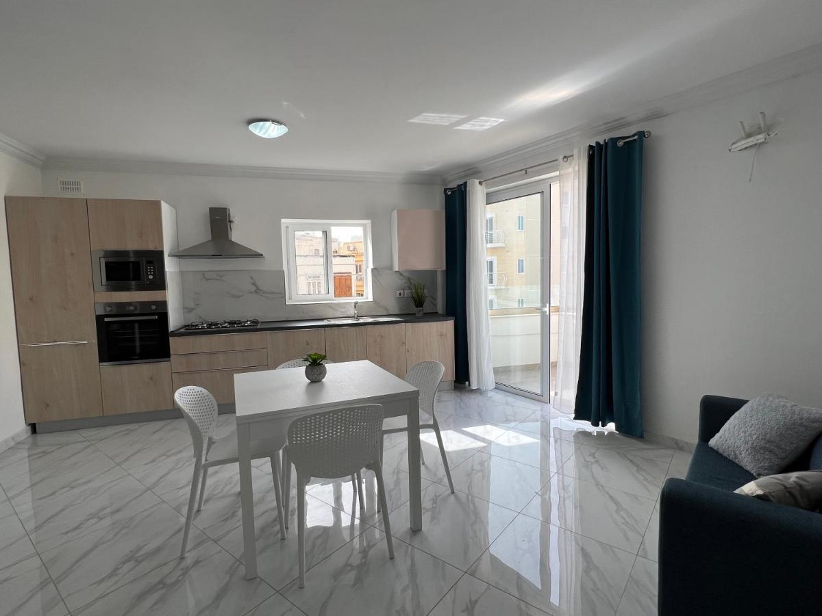 Condo With Patio Overlooking Piazza Gzira Экстерьер фото