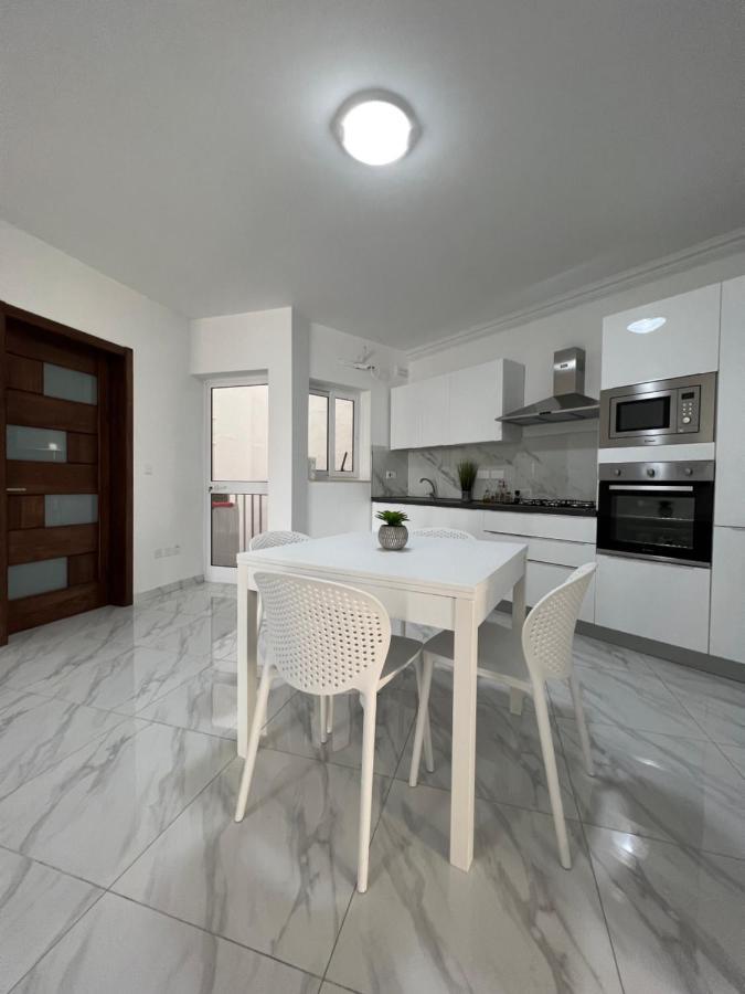 Condo With Patio Overlooking Piazza Gzira Экстерьер фото