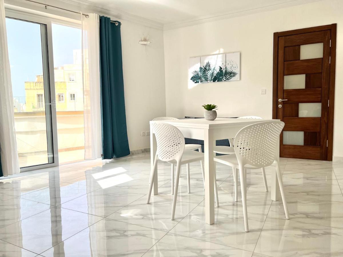 Condo With Patio Overlooking Piazza Gzira Экстерьер фото