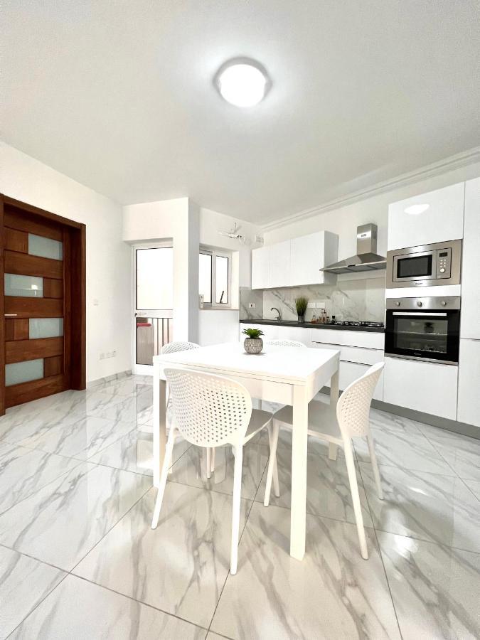 Condo With Patio Overlooking Piazza Gzira Экстерьер фото